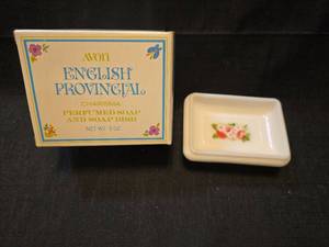 lot 5323 image: Avon English Provincial Charisma Soap Set