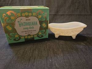 lot 5331 image: Avon Victoriana Soap Dish with Moonwind Soap