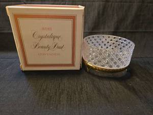 lot 5296 image: Avon Crystalique Beauty Dust Container