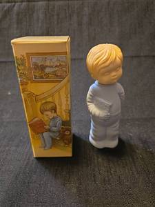 lot 5300 image: Avon Sweet Dreams Zany Cologne Set with Figure