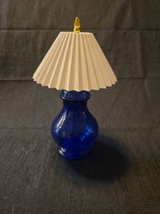 lot 5306 image: Avon Ming Blue Lamp Charisma Bath Oil Decanter