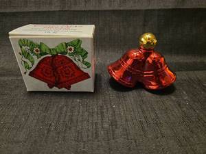 lot 5315 image: Avon Christmas Bells Cologne