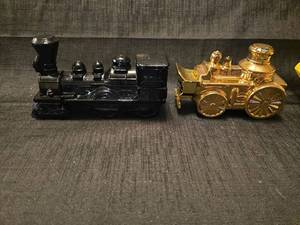 lot 5317 image: Avon Steam Locomotive Glass Decanters Set