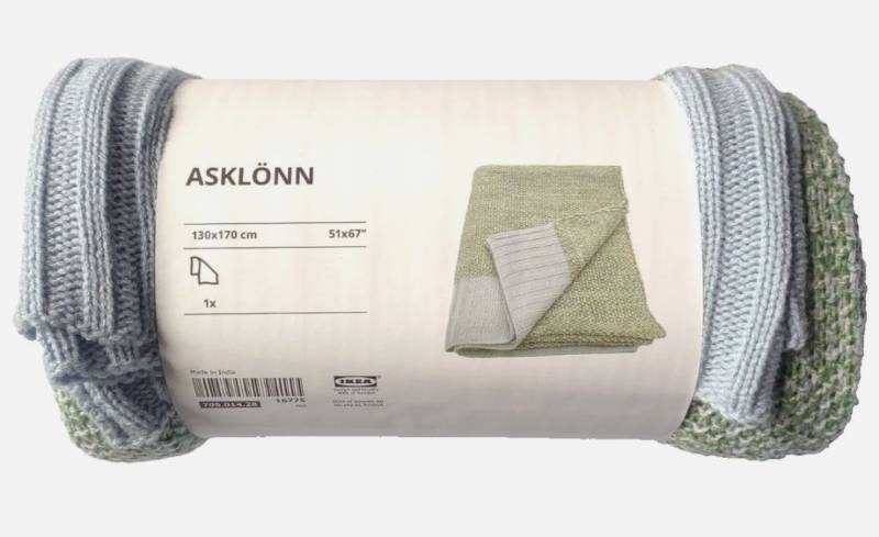 lot 14823 image: Ikea ASKLONN 130cm x 170cm 51 x 67 Green & Blue Blanket 705.014.29 16775 - Retail $20
