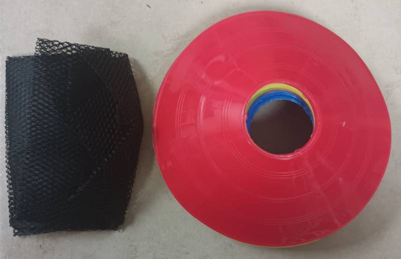 lot 515 image: IZZHYDD Football Goalie Cones Set with Carrying Bag, 25 Pieces, for IndoorOutdoor Practice and Games Multicolor