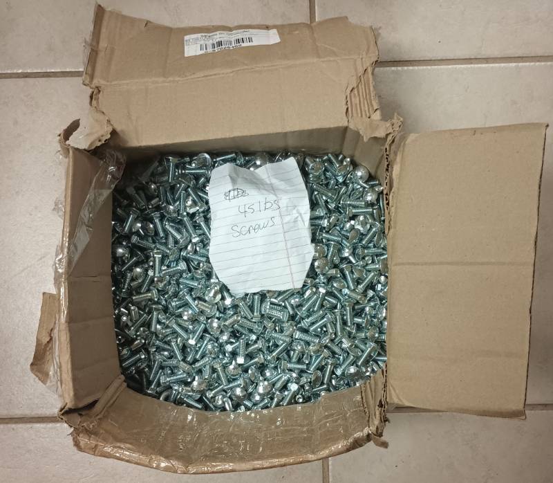 lot 542 image: 4.5 lbs Bulk Zinc Plated Machine Screws
