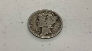 lot 34 image: 1936 Mercury Silver Dime coin 90% silver