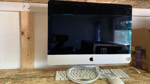 lot 30 image: 2015 Apple iMac Desktop Computer Set Model A1418 1 TB HDD, 8GB RAM i5 processor, Monterrey iOS tested working ITR80