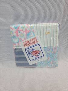 lot 421 image: Pre-Cut Quilting Squares Fabric Pack