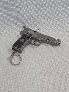 lot 422 image: Mini Beretta M9 Pistol Keychain