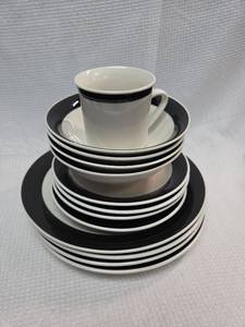 lot 436 image: Black and White Restaurant Dinnerware Set