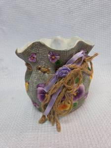 lot 440 image: Decorative Pansy Flower Planter
