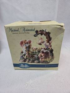 lot 460 image: Musical Animated Angel Garden Sculpture