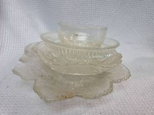 lot 475 image: Clear Glassware with Floral Pattern
