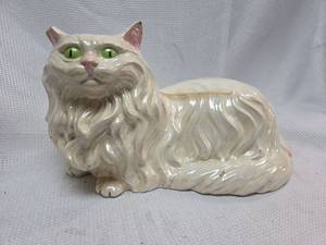lot 486 image: White Persian Cat Ceramic Figurine with Green Eyes