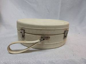 lot 487 image: General Electric 1960s Hair Dryer