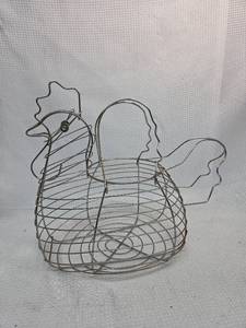lot 498 image: Wire Frame Duck Egg Basket