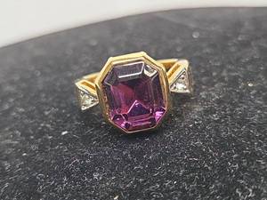 lot 511 image: Purple Colored Ring with Accents