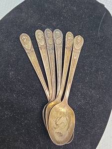 lot 526 image: Presidential Commemorative Spoon Collection