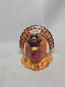 lot 539 image: Thanksgiving Turkey Pilgrim Candle Holder