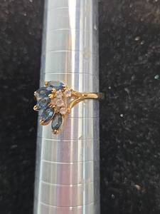 lot 564 image: Nice 14 KT gold filled Blue Ring Size 9