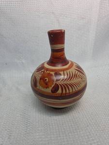 lot 567 image: Mexican Tonala Pottery Bud Vase