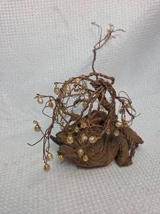 lot 598 image: Copper Wire Tree with Gold Beads on Driftwood