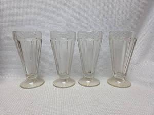 lot 608 image: Clear Glass Milkshake Glasses Set of 4