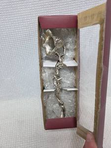 lot 609 image: Grape Candle Snuffer