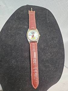 lot 617 image: Disney Mickey Mouse MCK623 Wristwatch
