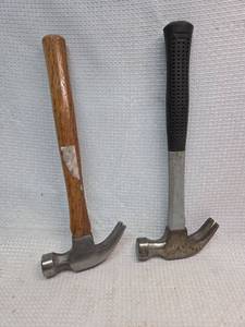 lot 621 image: Set of 2 nice hammers