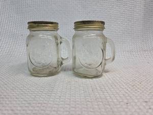 lot 628 image: Golden Harvest Glass Mason Jar Salt & Pepper Shakers