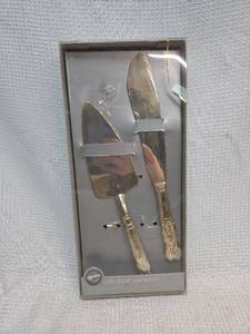 lot 637 image: Wilton Wedding Cake Knife and Server Set