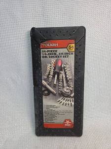 lot 645 image: Hyper Tough 54-Piece Socket Set with Case