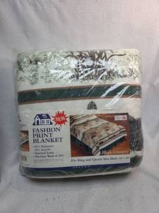 lot 655 image: High Country KingQueen Blanket by Beacon