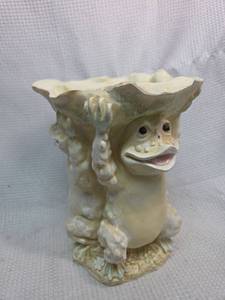 lot 692 image: Frog Garden  Figure