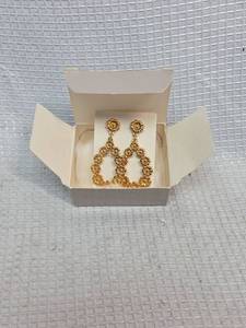 lot 694 image: Avon Gold Tone Floral Drop Earrings