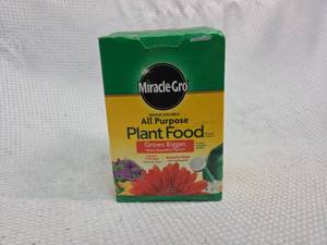 lot 700 image: Miracle-Gro All Purpose Plant Food Box