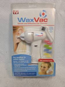 lot 706 image: WaxVac Electric Ear Cleaner with Silicone Tips