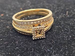 lot 712 image: Beautiful wedding ring set