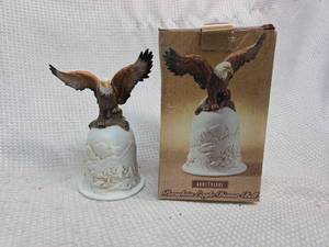 lot 737 image: HomeTrends Porcelain Eagle Dinner Bell