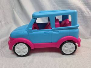 lot 768 image: Blue and Pink SUV Toy Car