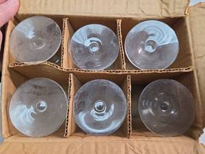 lot 781 image: Mexican Handmade Crystal Tulip Champagne Glasses