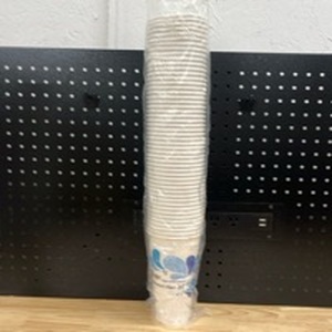 lot 4364 image: 50 Pack-32OZ. Disposable Paper Drinking Cups - Retail $0
