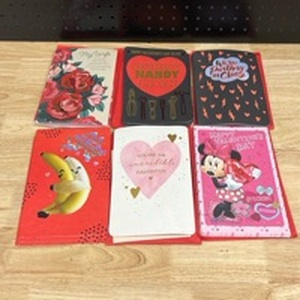 lot 4374 image: Variety of Valentines Day Cards - Retail $0