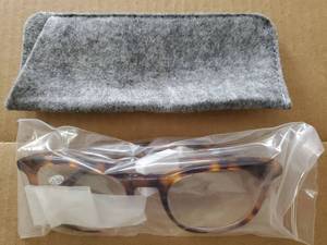 lot 71890 image: Reading Glasses Men Women Fashion Computer Readers Stylish Blue Light Blocking Glasses Gaming Eyeglasses (Tortoise Maple, 2.5, x) - Retail $17