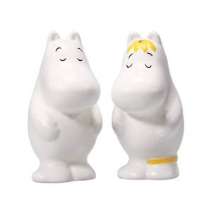lot 71917 image: Hug Shaped Salt & Pepper Shakers (SALTMO01), White (1 broken) - Retail $35