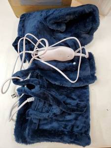 lot 71926 image: Massaging Heating Pad for Neck and Shoulders and Back, 24 x 35 Large Electric Heating Pad for Back Pain Relief with 3 Heat Levels, 4 Massage Settings, 2H Auto Shut-Off, 4 Massage Motors, Blue