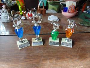 lot 1940 image: 4 Horse Trophies