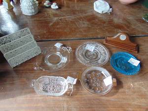 lot 1941 image: Letter Holder and Decor